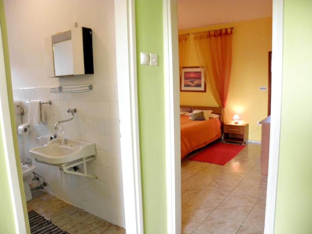 Apartments Gorda - 50M From Beach Zadar Exterior photo